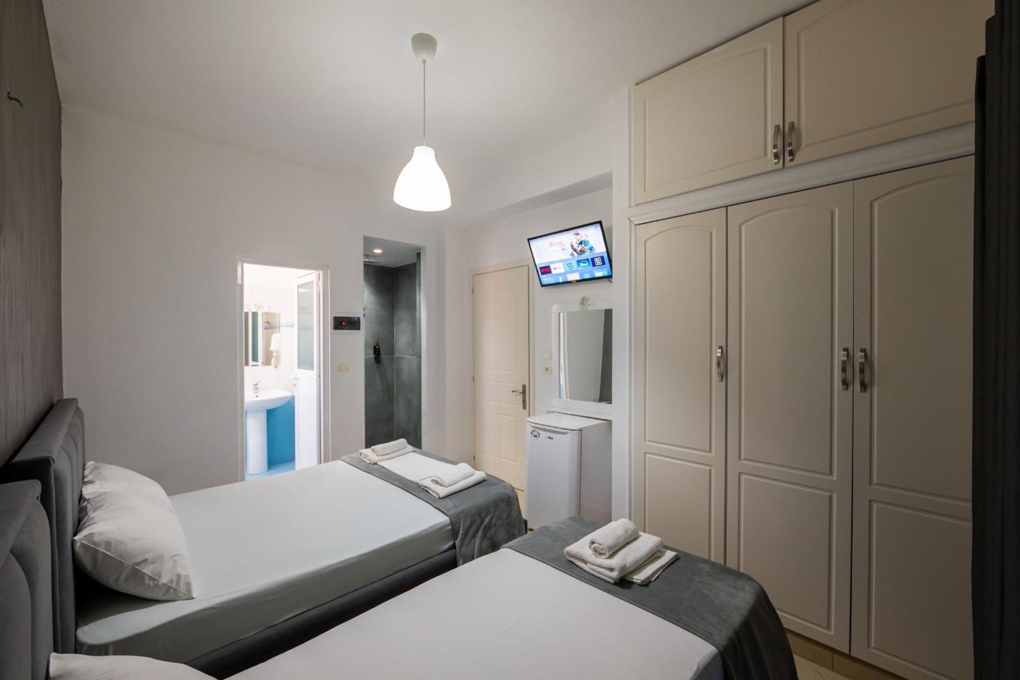 Hotel Two Mermaids 3*