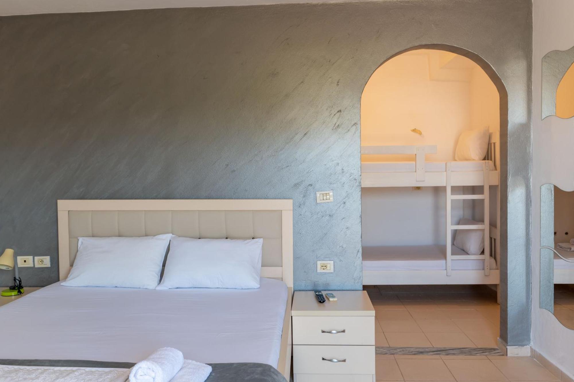 Hotel Two Mermaids 3*